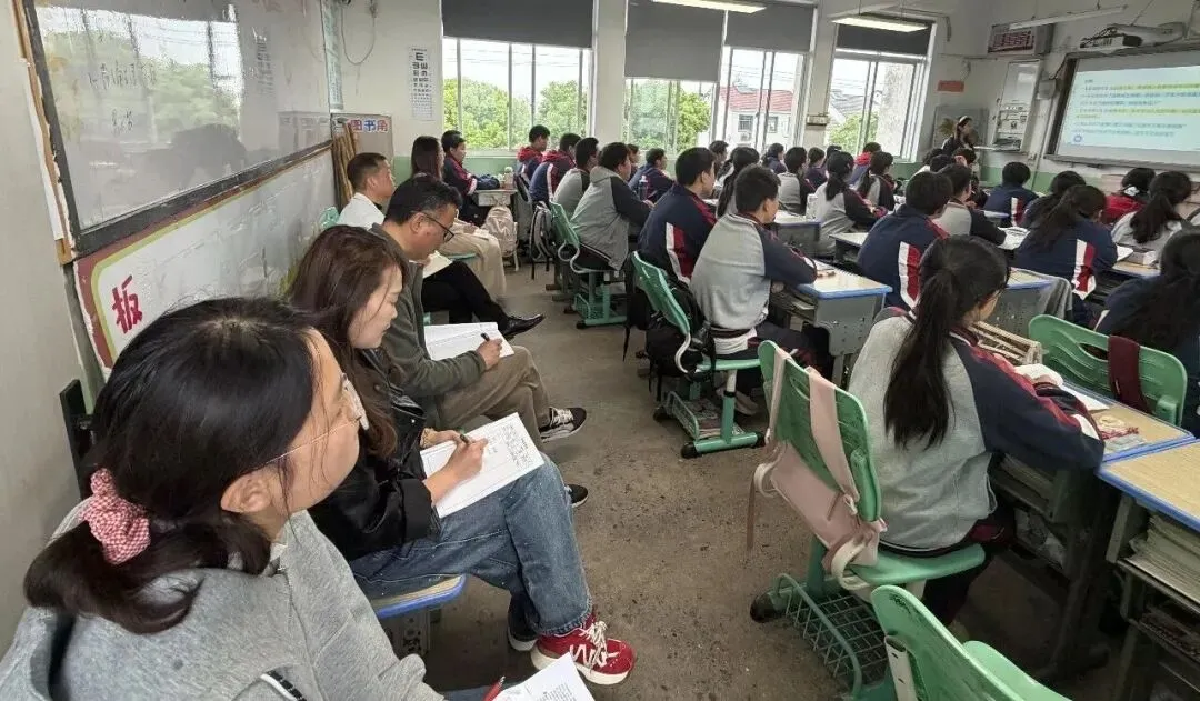 精准调研明方向 凝心聚力备中考——安吉县教科研中心莅临安城中学开展一日调研 第7张