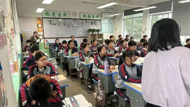 精准调研明方向 凝心聚力备中考——安吉县教科研中心莅临安城中学开展一日调研 第8张