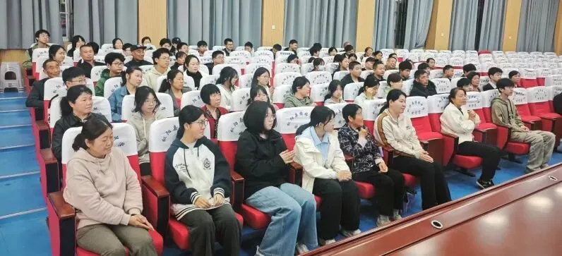 家校同心共护航,决胜中考铸辉煌——我校召开2026年中考冲刺鼓劲会塈学生家长会议 第5张