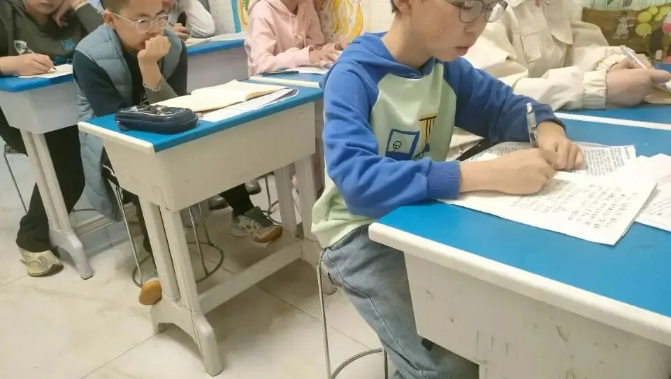 中考作文《这次,我选对了》素材分析+学生作品 第7张