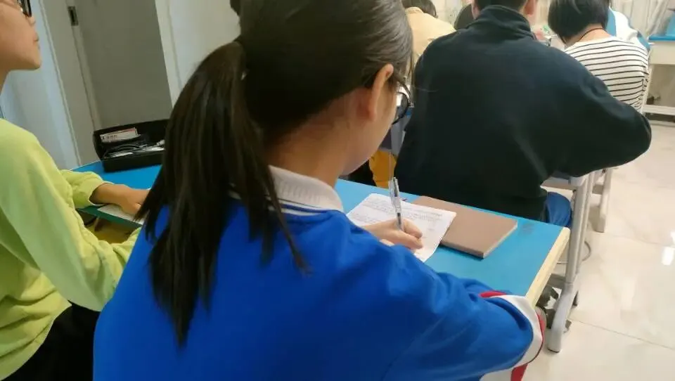 中考作文《这次,我选对了》素材分析+学生作品 第10张