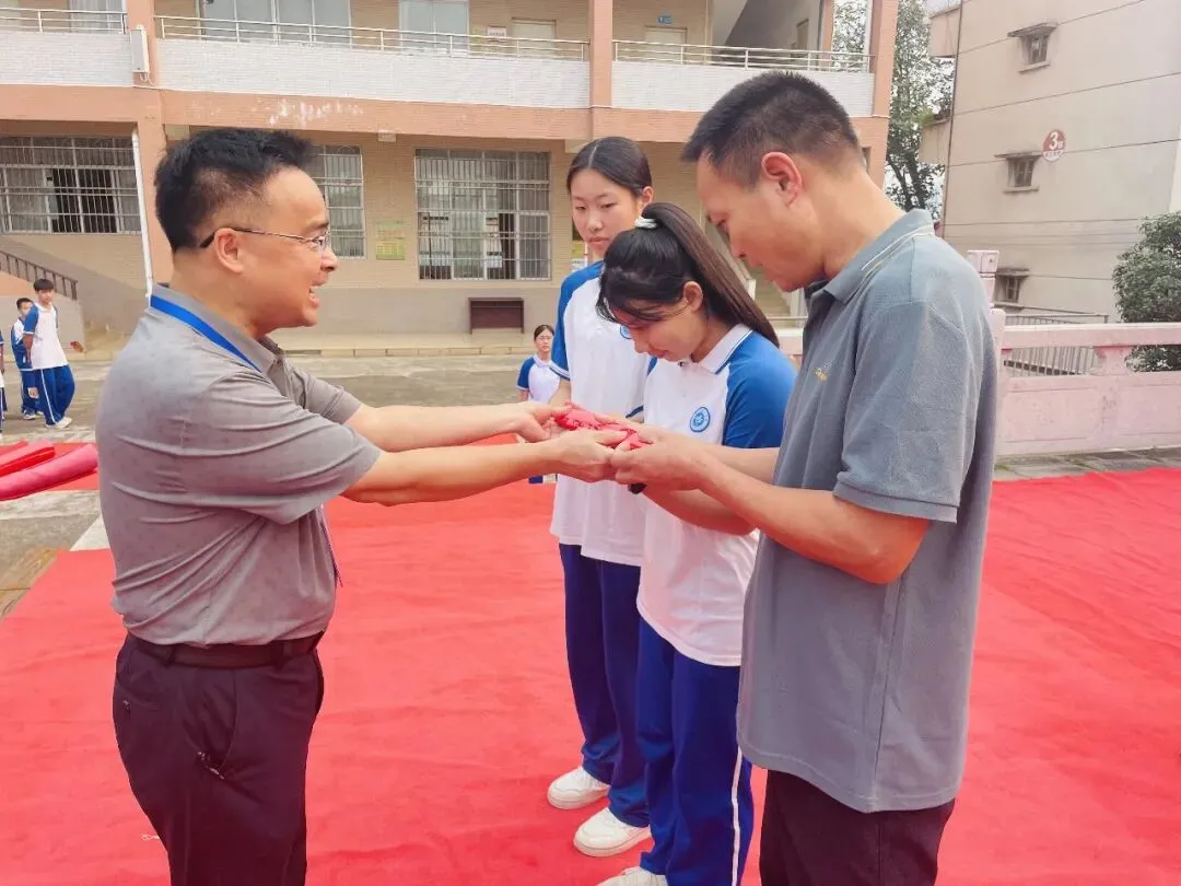 励剑今朝 决胜中考——韶关市曲江区白土中学2026届中考出征仪式圆满举行 第7张