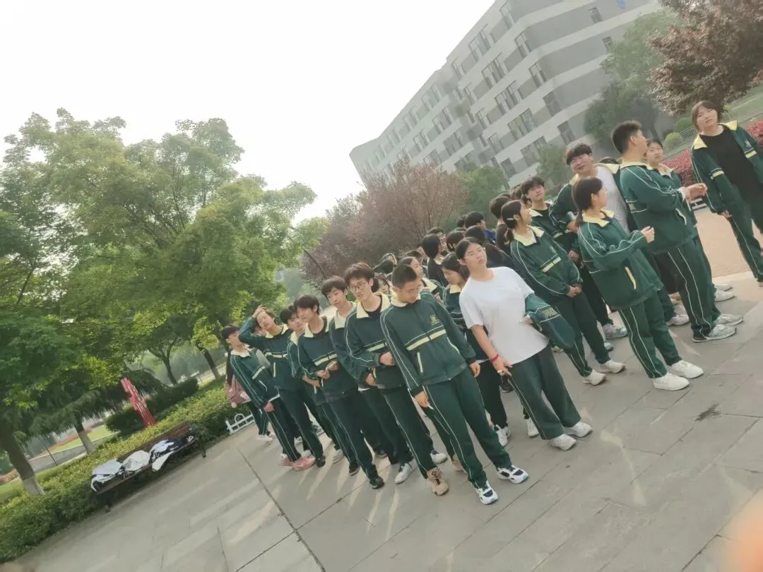 以实操砺本领 以匠心赴中考——记洛阳枫叶双语学校九年级理化生实验考试圆满收官 第7张