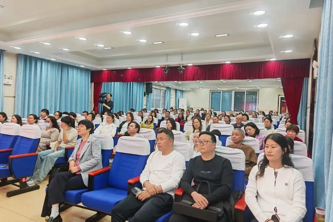 家立方•家长课堂:聚焦中考备考减压,指导家长科学陪伴孩子健康成长 第3张