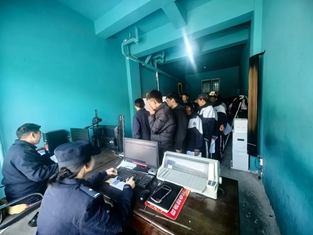 户政护航逐梦路 暖心服务助中考 第5张