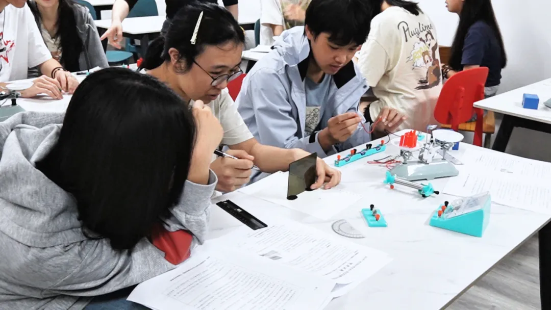 中考 | 练在平时,赢在考场!拓鑫学子全力备战英语听说 & 理化实验 第22张