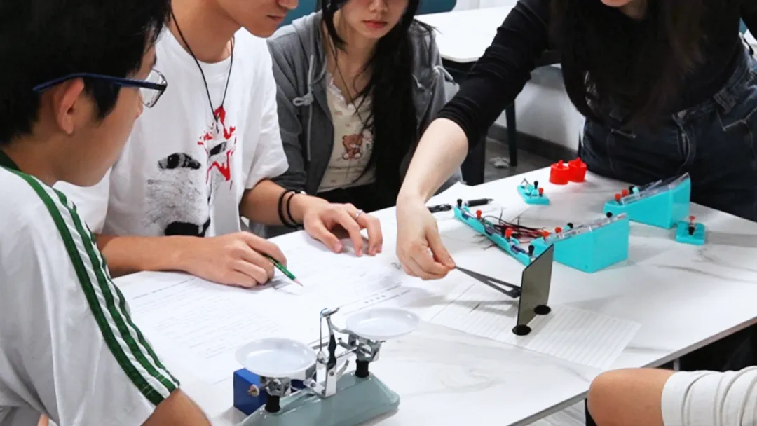 中考 | 练在平时,赢在考场!拓鑫学子全力备战英语听说 & 理化实验 第24张