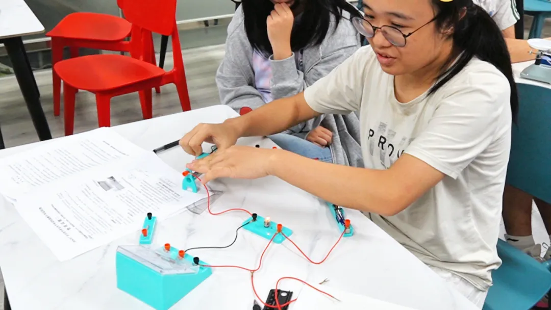 中考 | 练在平时,赢在考场!拓鑫学子全力备战英语听说 & 理化实验 第26张