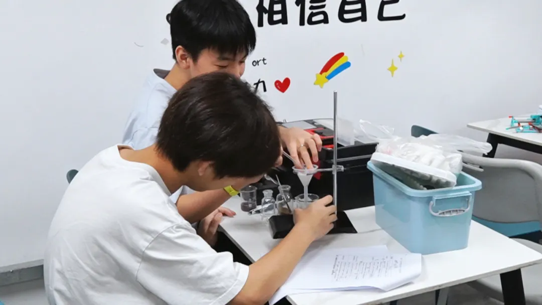 中考 | 练在平时,赢在考场!拓鑫学子全力备战英语听说 & 理化实验 第37张