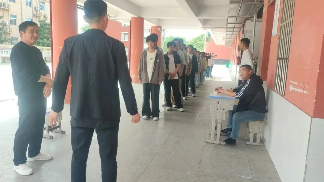 千锤百炼磨利刃  实操演练助中考—— 庐阳中学临泉分校 2026 届理化实验模考圆满举行 第5张