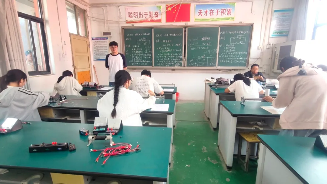 千锤百炼磨利刃  实操演练助中考—— 庐阳中学临泉分校 2026 届理化实验模考圆满举行 第8张