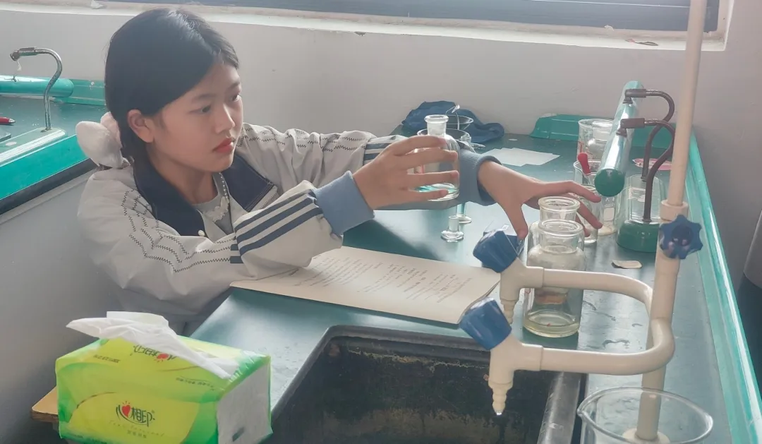 千锤百炼磨利刃  实操演练助中考—— 庐阳中学临泉分校 2026 届理化实验模考圆满举行 第9张