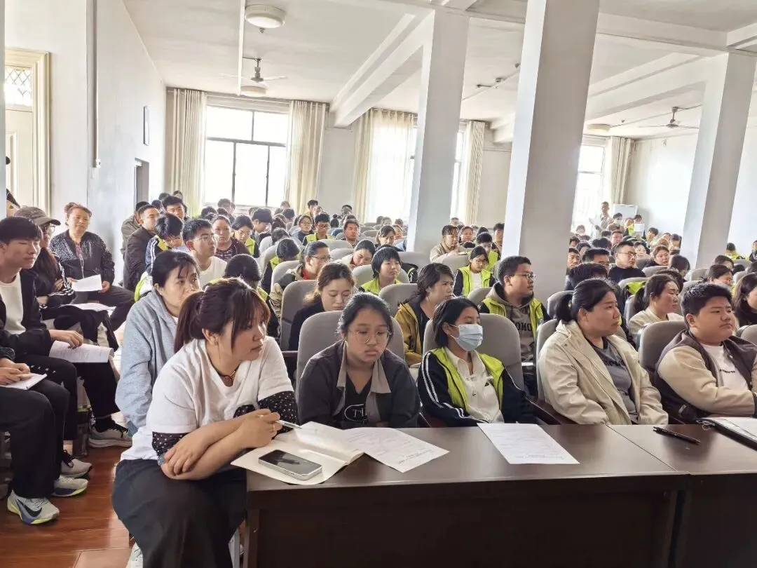 柴里矿区学校召开中考政策解读暨报名指导会 护航学子备考路 第3张