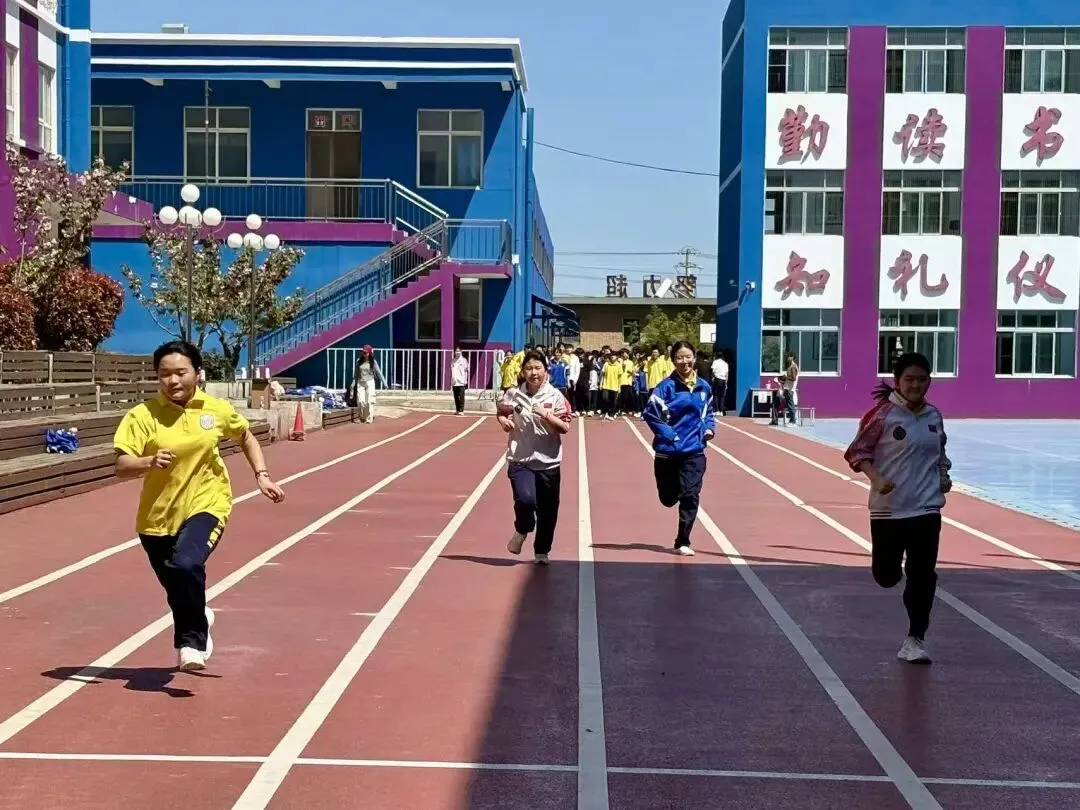 以实战淬炼真功 以模拟决胜中考 第3张