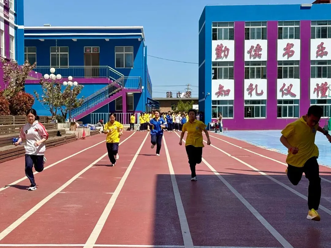 以实战淬炼真功 以模拟决胜中考 第4张