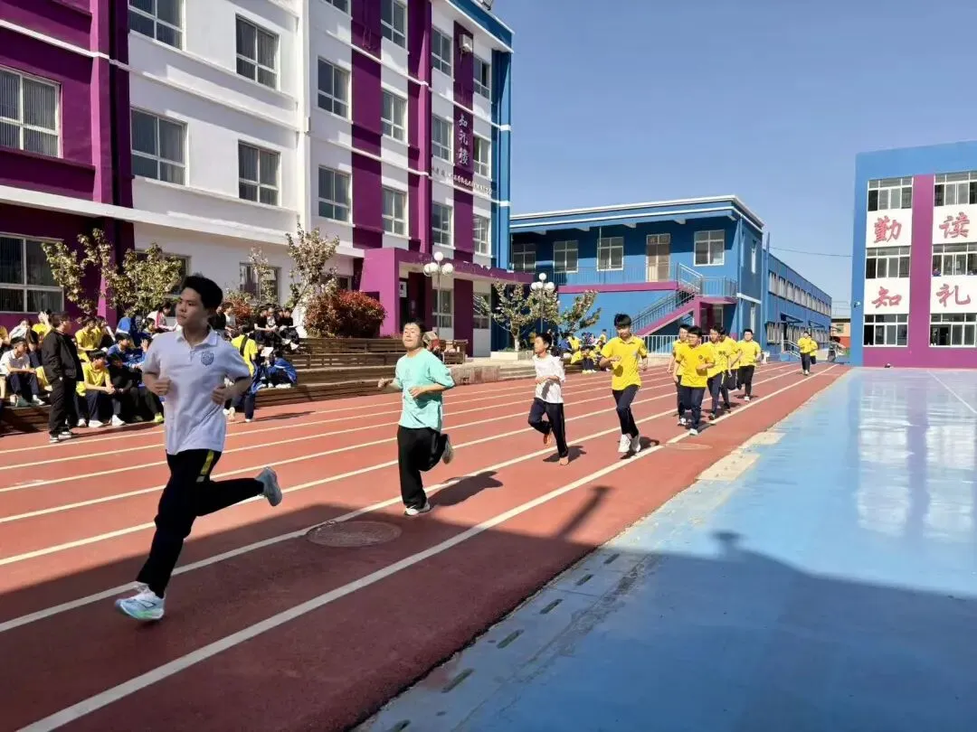 以实战淬炼真功 以模拟决胜中考 第27张