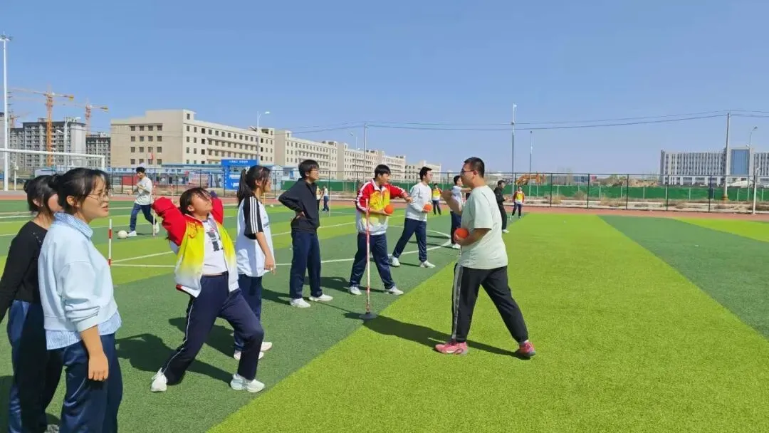 以练促考强体魄 全力以赴备中考——成功中考二校开展体育中考专项训练 第8张