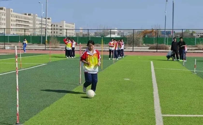 以练促考强体魄 全力以赴备中考——成功中考二校开展体育中考专项训练 第13张