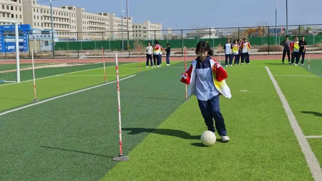 以练促考强体魄 全力以赴备中考——成功中考二校开展体育中考专项训练 第15张