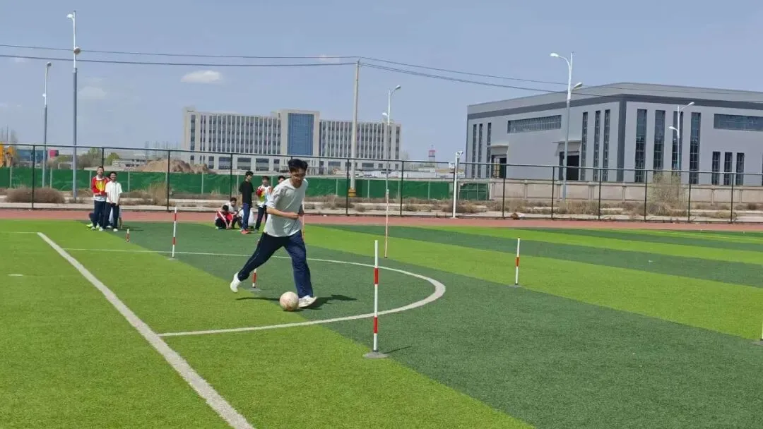 以练促考强体魄 全力以赴备中考——成功中考二校开展体育中考专项训练 第20张