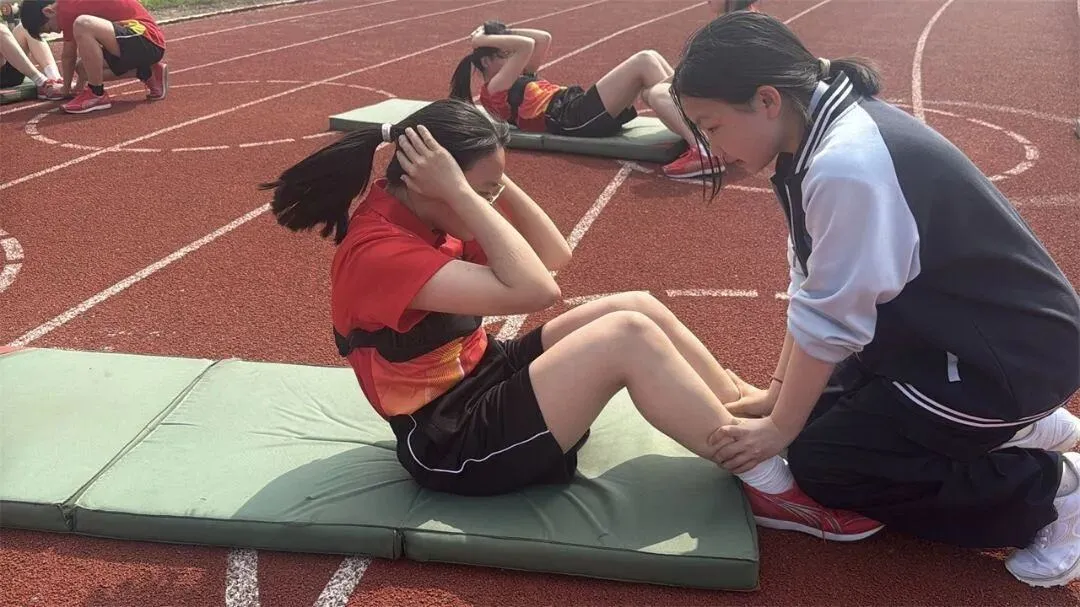 直击现场丨九年级体育中考实地模拟测试全程开启,为梦想蓄力! 第6张