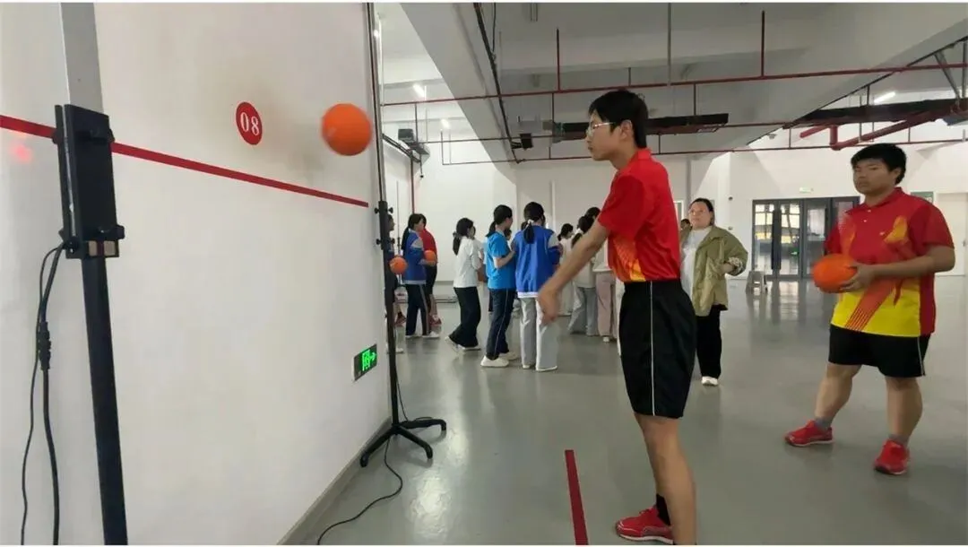 直击现场丨九年级体育中考实地模拟测试全程开启,为梦想蓄力! 第15张