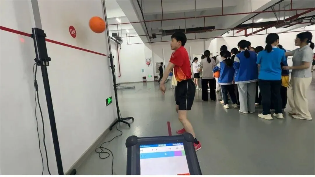 直击现场丨九年级体育中考实地模拟测试全程开启,为梦想蓄力! 第16张