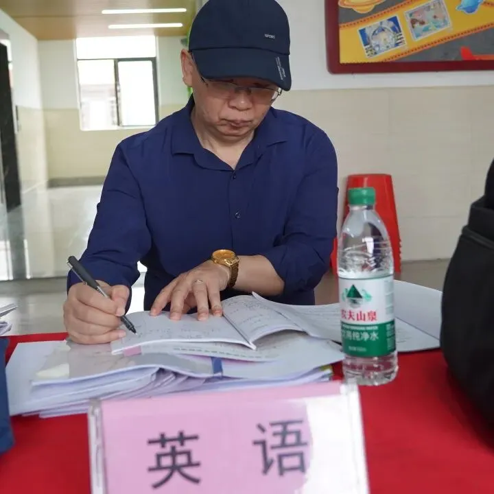 精准调研明方向 凝心聚力备中考 | 龙湖区教师发展中心莅临我校开展教学调研视导活动 第14张