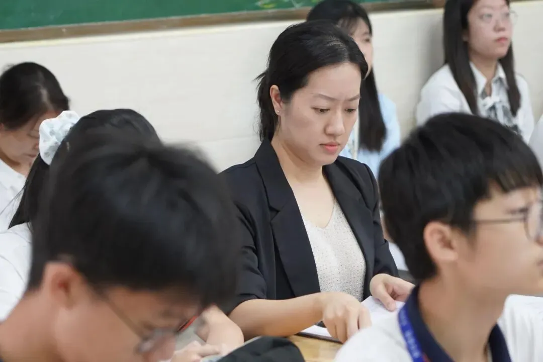 精准调研明方向 凝心聚力备中考 | 龙湖区教师发展中心莅临我校开展教学调研视导活动 第43张