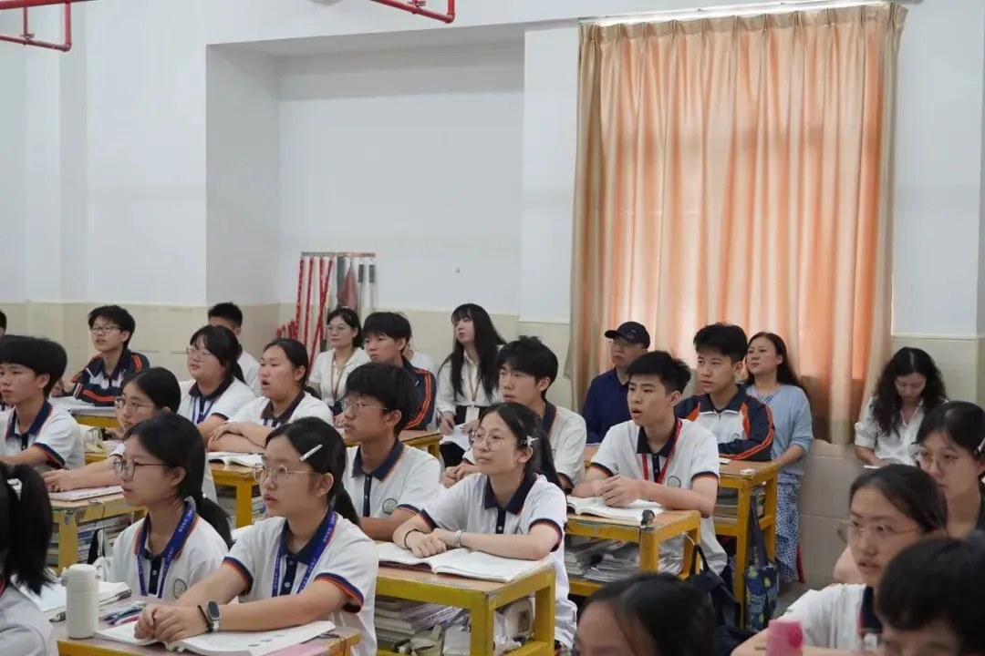 精准调研明方向 凝心聚力备中考 | 龙湖区教师发展中心莅临我校开展教学调研视导活动 第56张