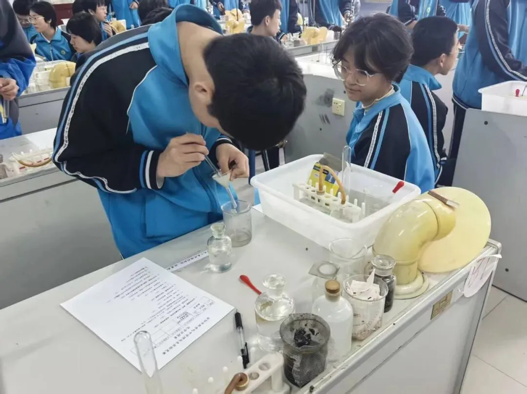 以练促学强技能 规范备战迎中考——安阳市新世纪中学理化生实验操作模拟圆满举行 第3张