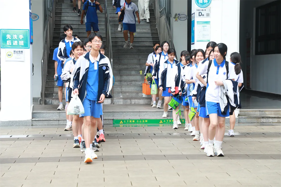 中考必胜|奋力逐光 满分必夺!坪山二外2026届九年级体育中考今日出征! 第23张