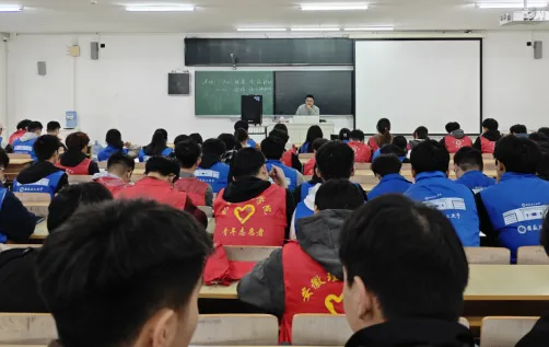 机电工程学院大学生志愿者全力护航淮南中考加试 第1张