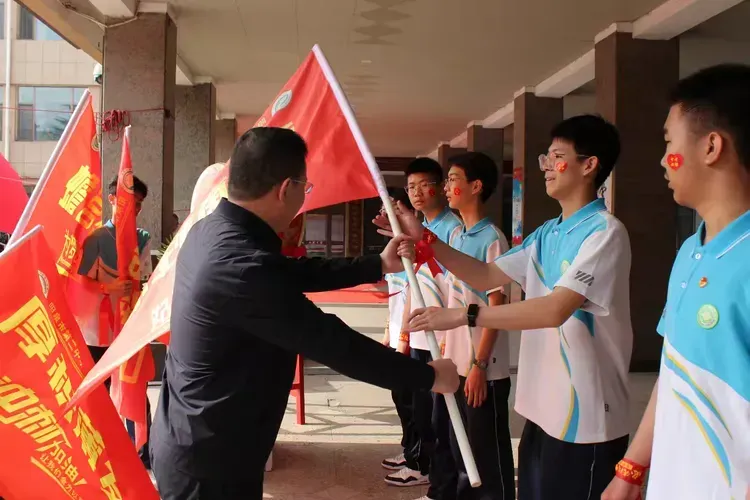 策马逐光 中考必胜——阳泉二中2026届初三中考誓师大会圆满举行 第32张