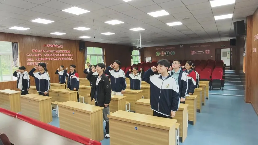 凝心聚力 决战中考——滔河九年制学校举行中考动员会 第14张