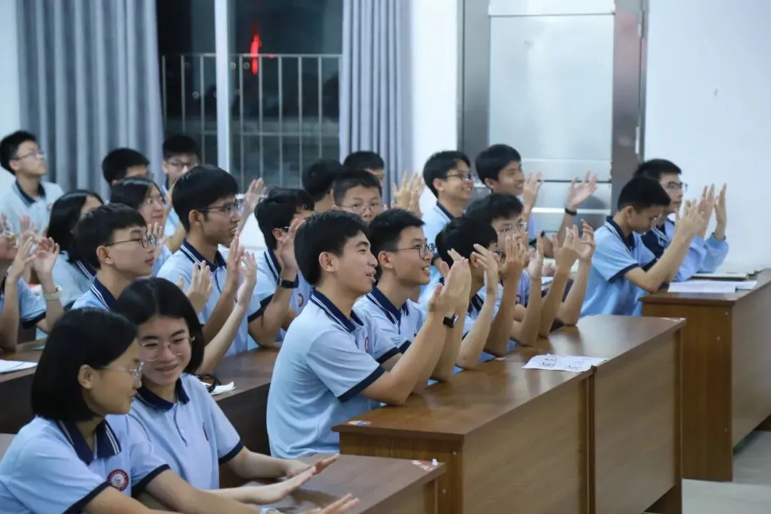 你我皆是黑马,轻装迎战中考——九年级考前心理调适主题讲座圆满开展 第11张