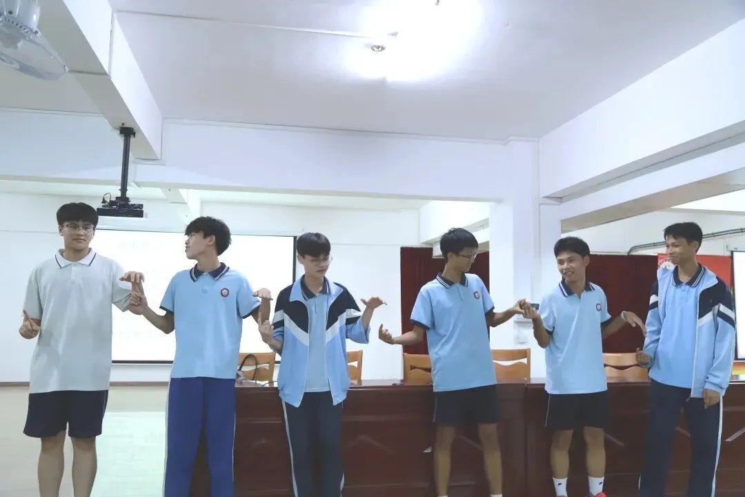 你我皆是黑马,轻装迎战中考——九年级考前心理调适主题讲座圆满开展 第14张