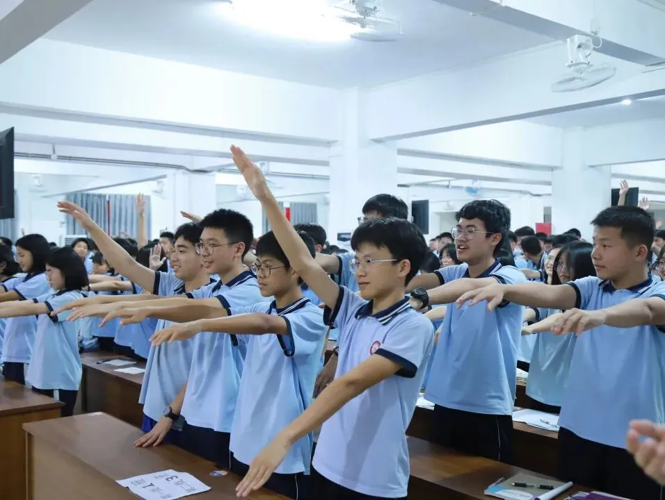 你我皆是黑马,轻装迎战中考——九年级考前心理调适主题讲座圆满开展 第17张