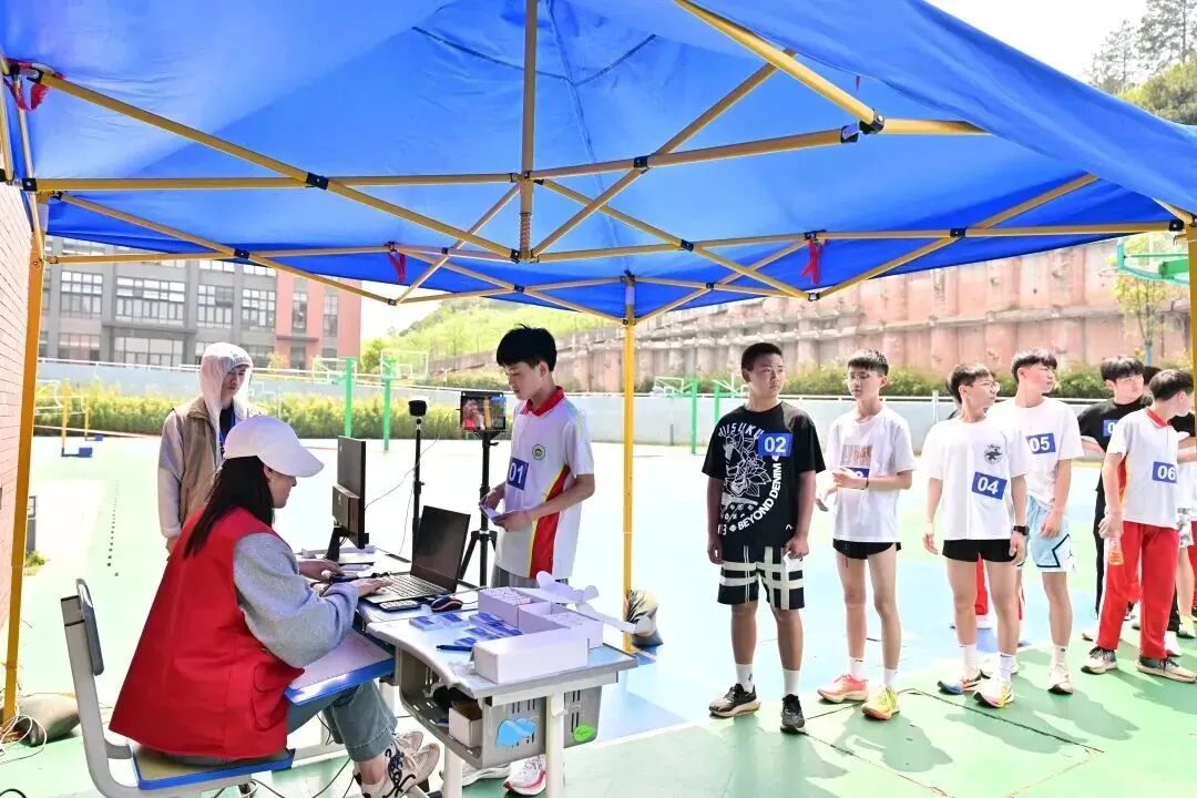 奔赴满分赛场!贵阳贵安2026体育中考火热开考 第40张