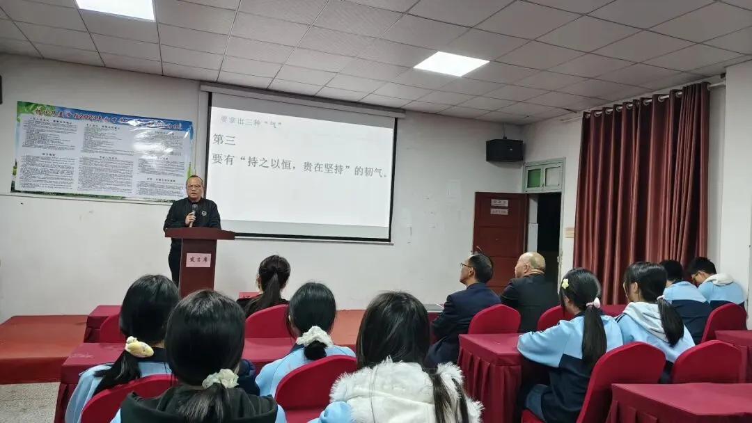 逐梦中考,不负韶华——怀化华美学校召开2026届中考动员大会 第5张