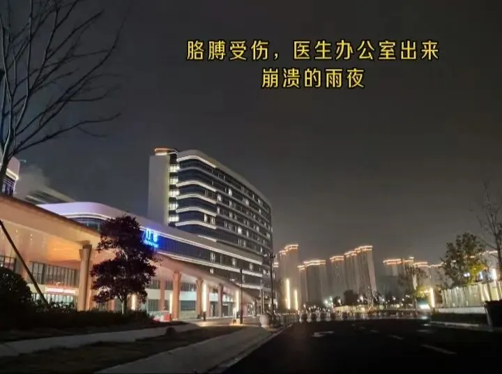 中考游泳收官|受伤缓考撞上一模,他在阴雨天游出2分40秒满分 第2张