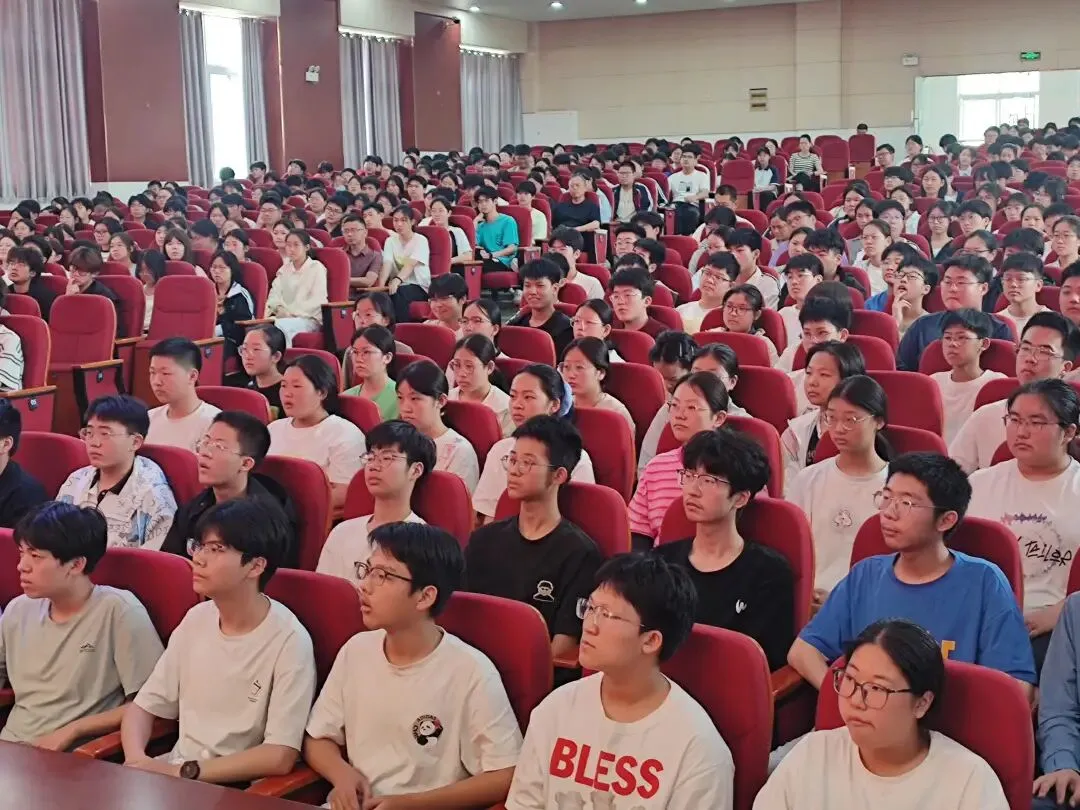 出发吧,向着更璀璨的远方!明湖学校召开中考动员暨防溺水安全教育会 第4张