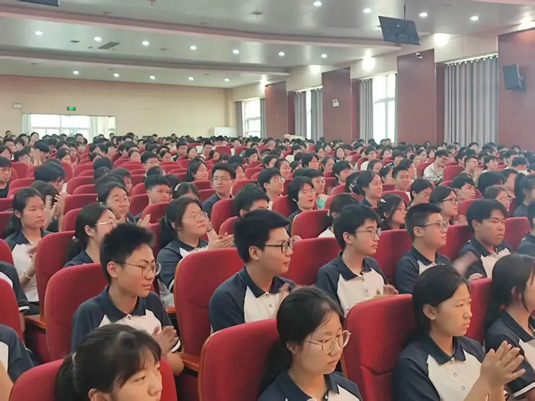 出发吧,向着更璀璨的远方!明湖学校召开中考动员暨防溺水安全教育会 第7张