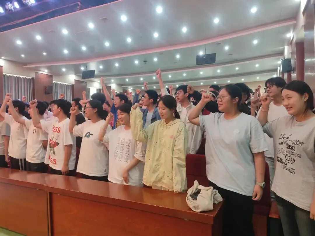 出发吧,向着更璀璨的远方!明湖学校召开中考动员暨防溺水安全教育会 第10张