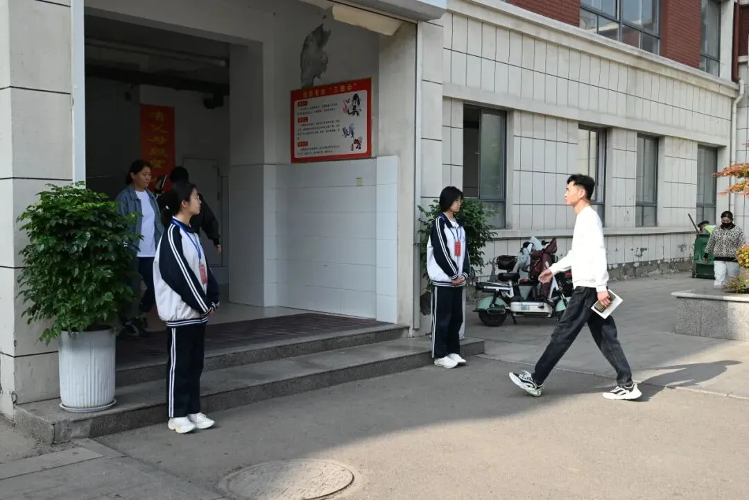 凝心聚力 决胜中考——汶上县第一实验中学九年级一模家长会暨报名工作部署会圆满召开 第17张
