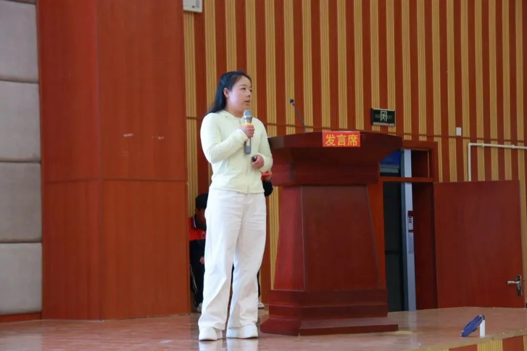 榜样引领,决胜中考——鲁甸县崇文高级中学初二年级举行先进表彰暨地生信动员大会 第25张