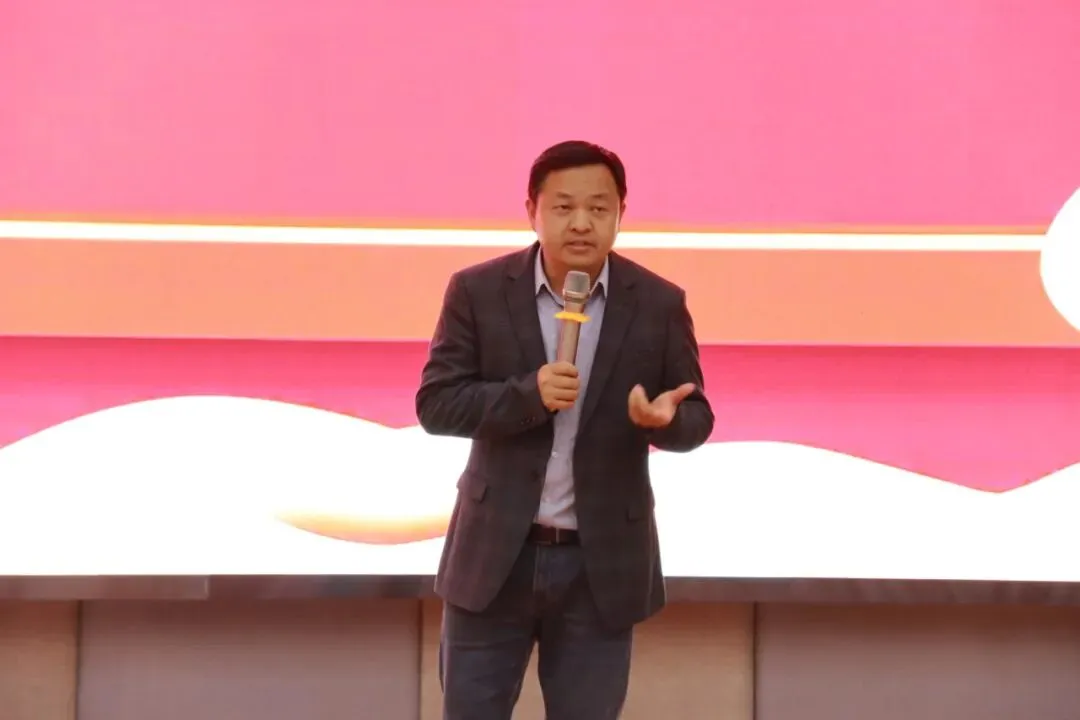 榜样引领,决胜中考——鲁甸县崇文高级中学初二年级举行先进表彰暨地生信动员大会 第35张