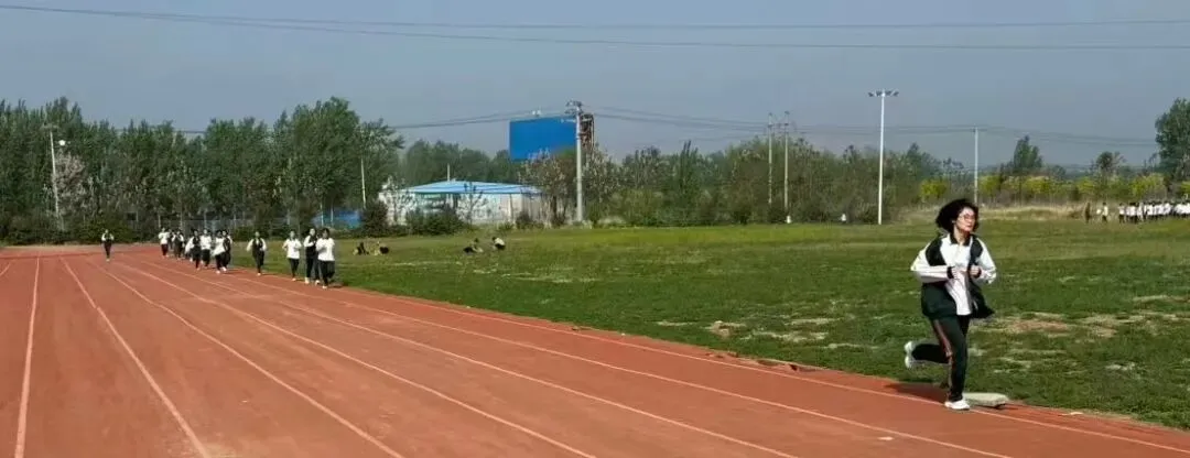 师者护航,少年拼搏!——九年级中考体育冲刺,每滴汗水皆不负 第26张