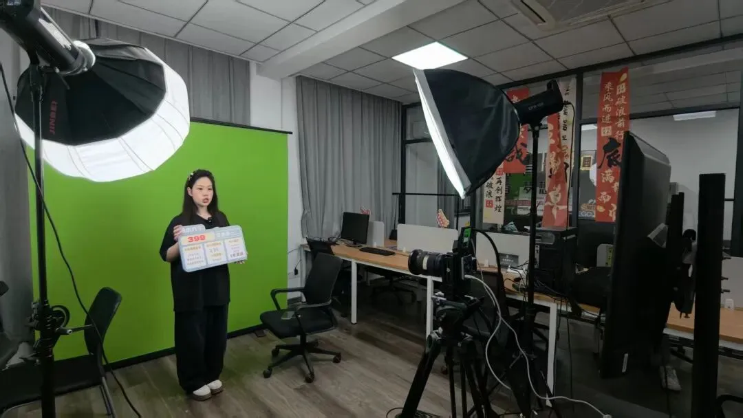 临近中考,孩子心态崩了!家庭大战爆发后,杭州这位家长感慨,多听听孩子,选对学校女儿也能这么优秀 第5张