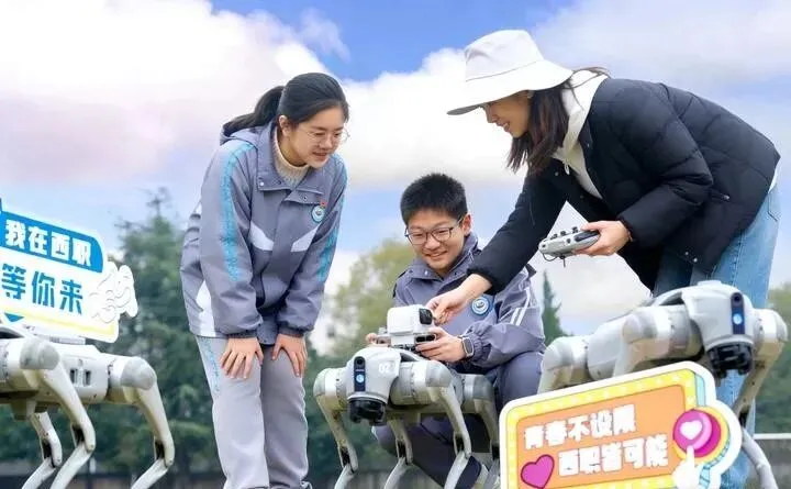 临近中考,孩子心态崩了!家庭大战爆发后,杭州这位家长感慨,多听听孩子,选对学校女儿也能这么优秀 第13张